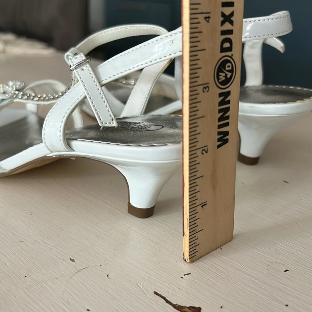 Cupcake Couture big girls dressy patent leather/rhinestone heels/sandals  size 4